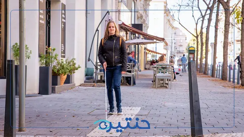 أدوات مساعدة لضعاف البصر
